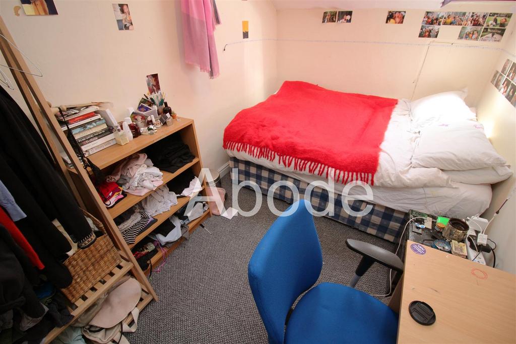 House in Leeds, Woodhouse Cliff, Hyde Park - View 5