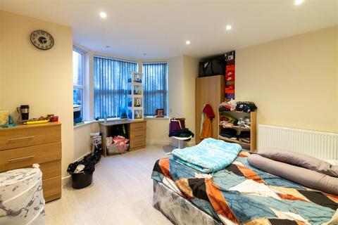undefined, Royal Park Terrace, Hyde Park, Leeds