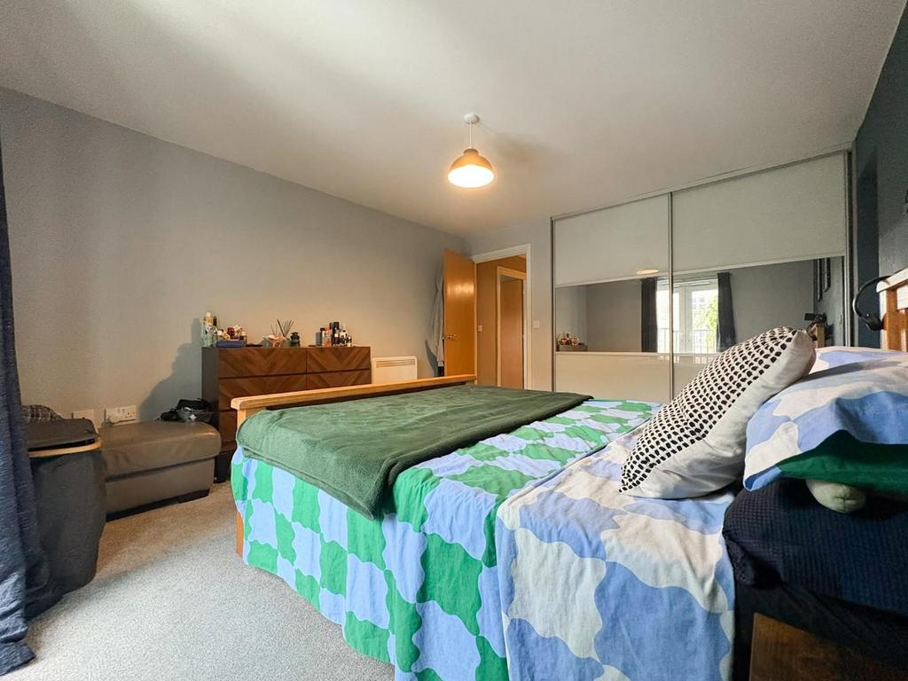 Apartment in Leeds - More