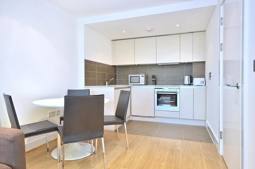 Apartment in London - View 5