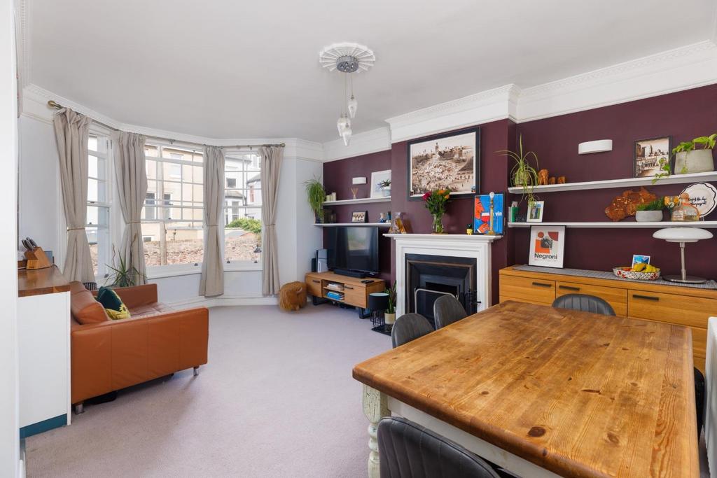 Apartment in Bristol - View 3