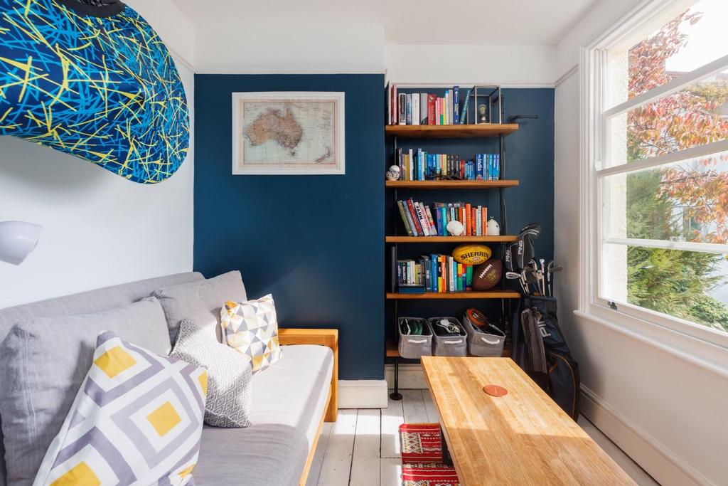 Apartment in Bristol - More