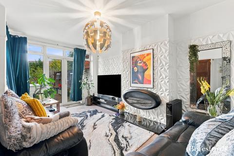 3 bedroom semi-detached house for sale, Cambridge Avenue, Gidea Park, RM2