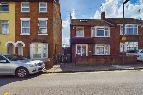 1 bedroom in a house share to rent, Eastern Street, Aylesbury HP20