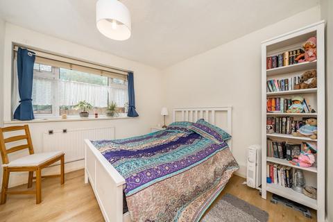 1 bedroom flat to rent, Russell Road, Buckhurst Hill