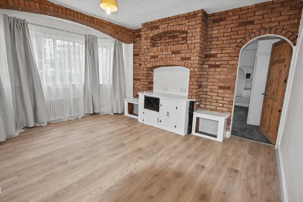 Apartment in Chiswick - View 2