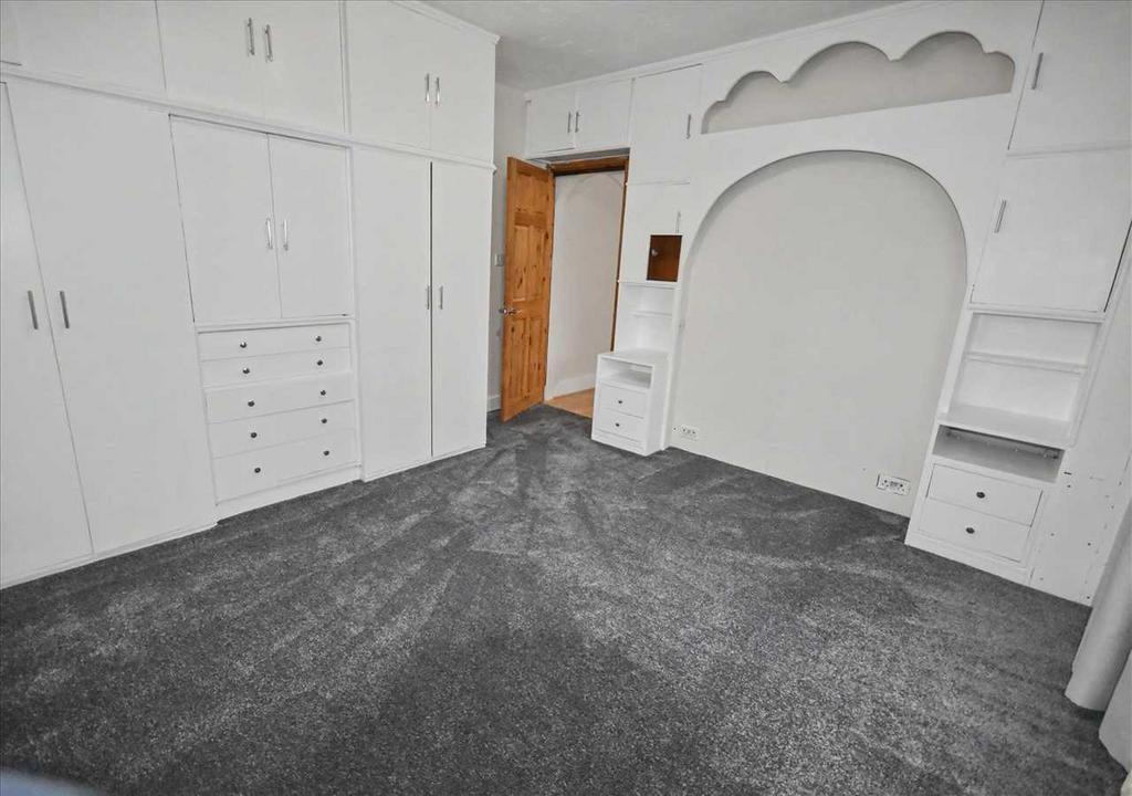 Apartment in Chiswick - View 4