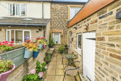 2 bedroom cottage for sale, Carlinghow Lane, Batley