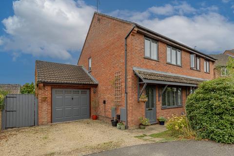3 bedroom semi-detached house for sale, Niebull Close, Malmesbury, SN16