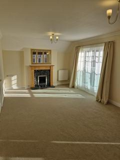 2 bedroom flat to rent, Melcombe Avenue, Weymouth DT4