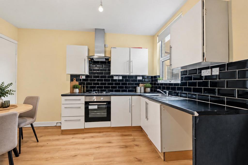 House in Nottingham - View 3
