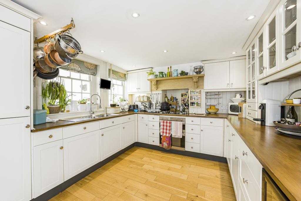 House in London - View 2
