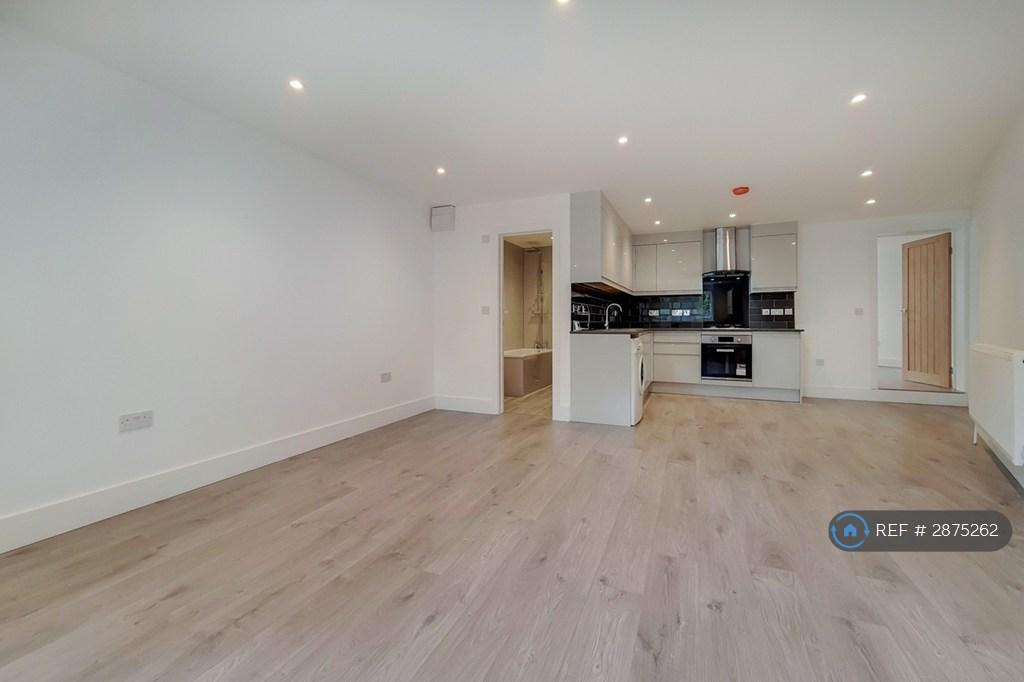 Apartment in Morden - View 4