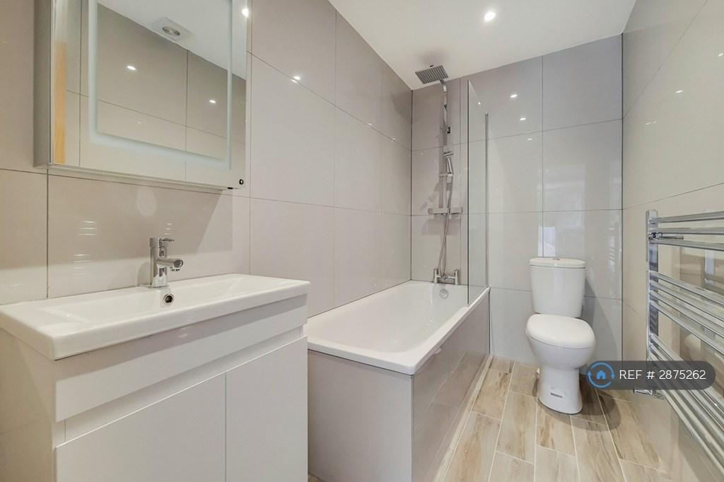 Apartment in Morden - More