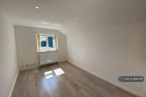 1 bedroom flat to rent, High Street, Semington, Trowbridge, BA14
