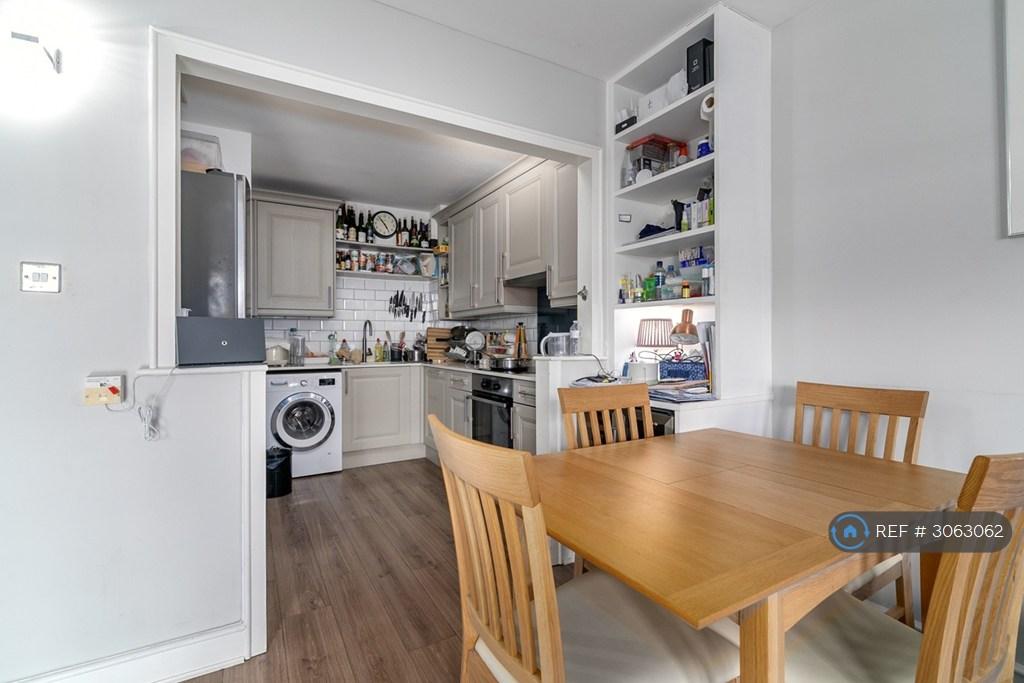 Apartment in London - View 5