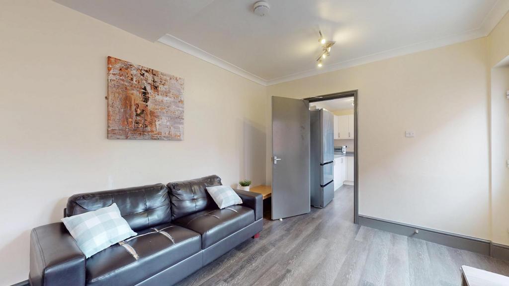 House in Charnwood, Shelthorpe - View 2