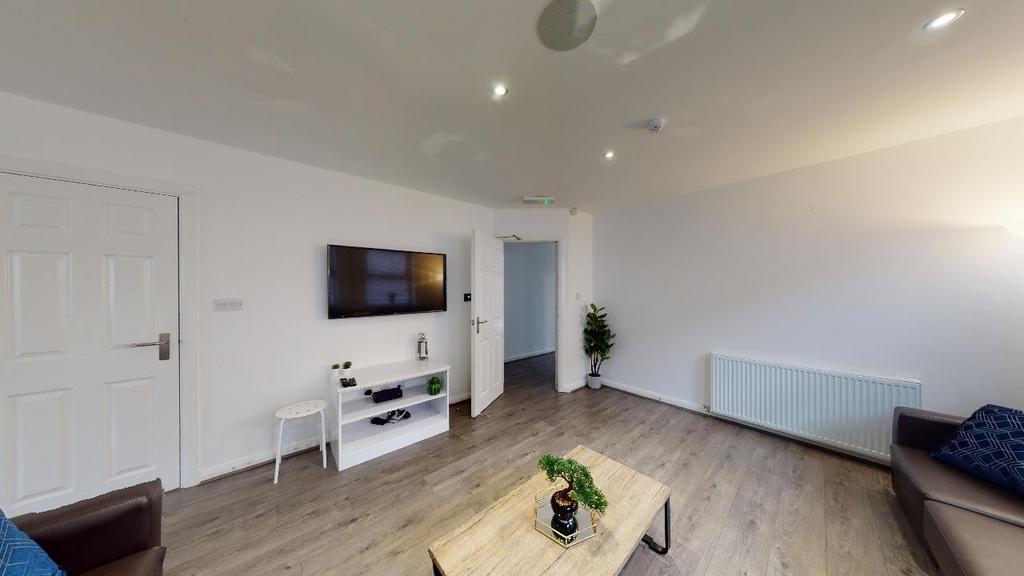 House in Liverpool, Wavertree - More