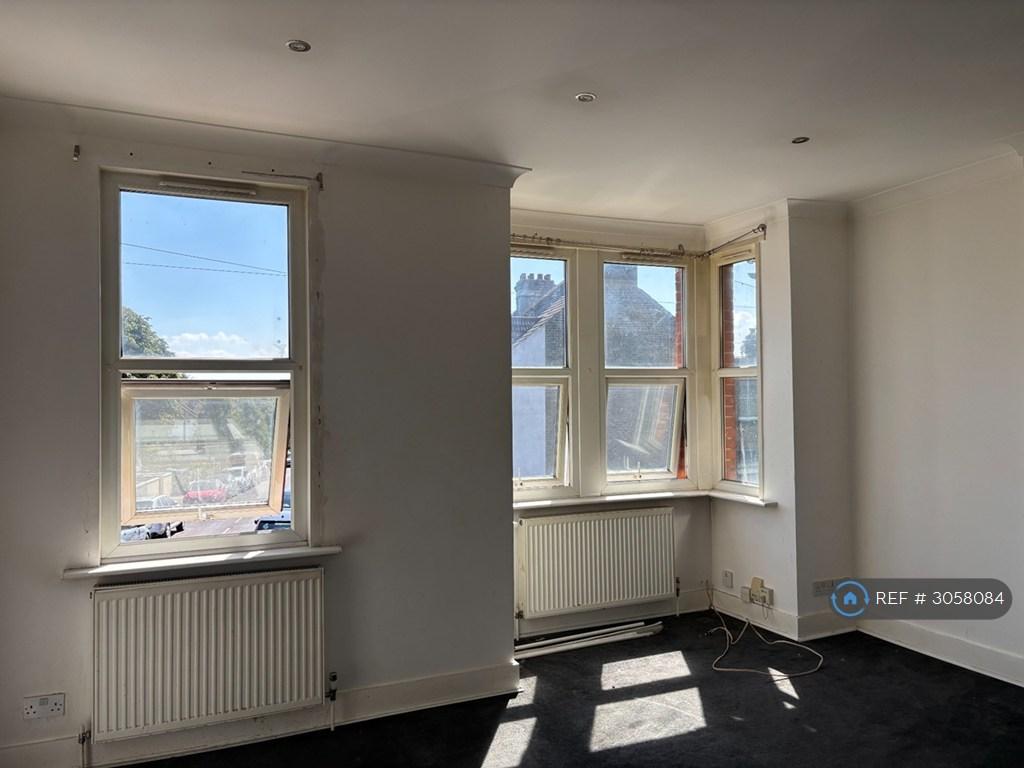 Apartment in Surrey - View 2