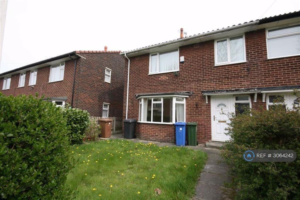 House in Droylsden, Manchester - View 2