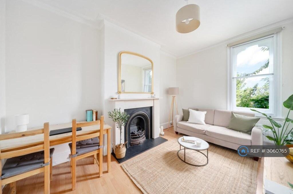 Apartment in London - View 3