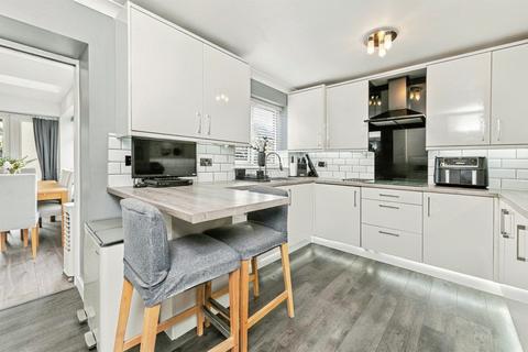 4 bedroom detached house for sale, Scarborough Lane, Tingley, Wakefield