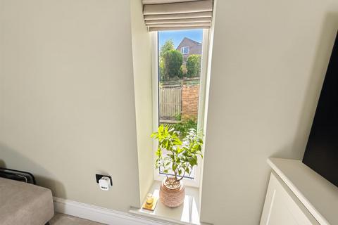 2 bedroom terraced house for sale, Chapel Street, Huddersfield HD4
