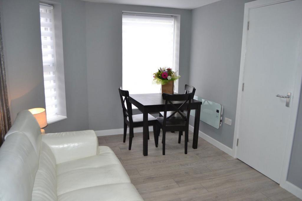 Apartment in Birmingham, Selly Park - View 3