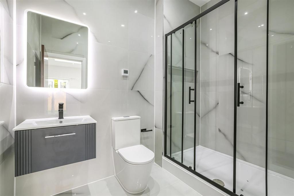 Apartment in Carshalton - View 3
