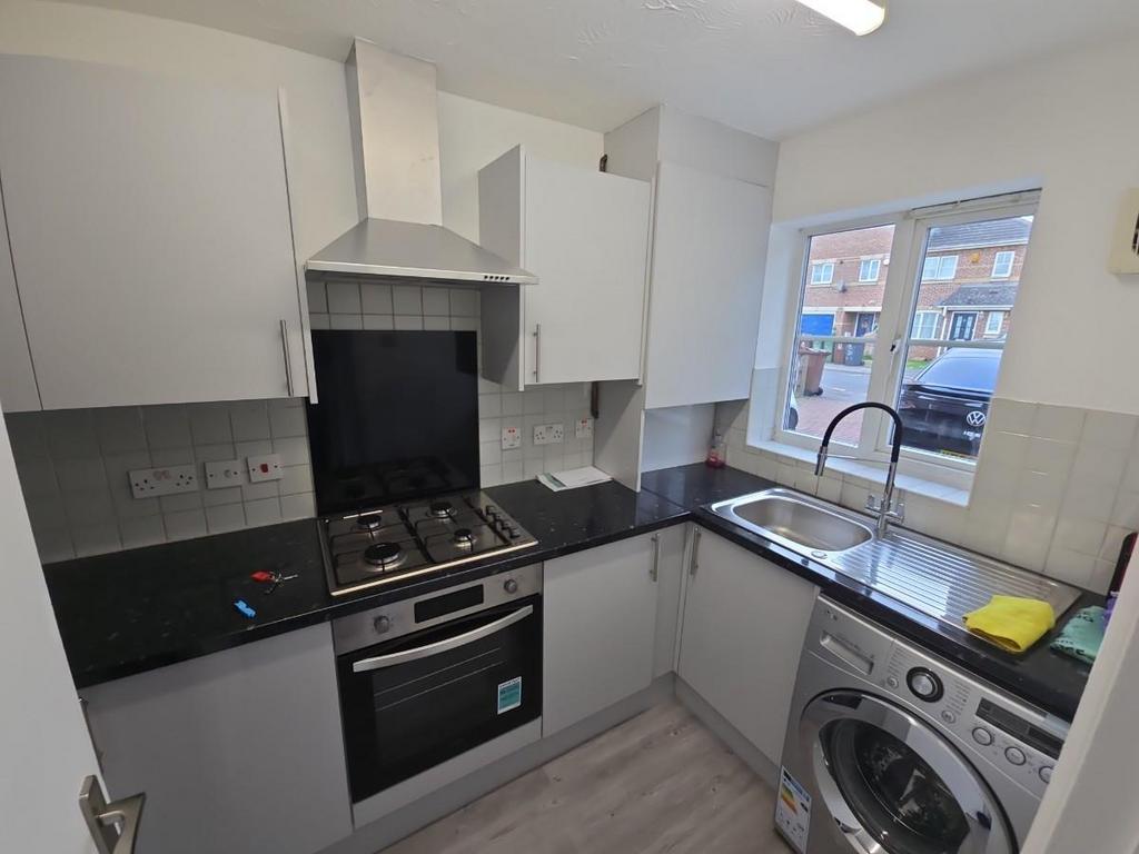 House in BARKING - View 3