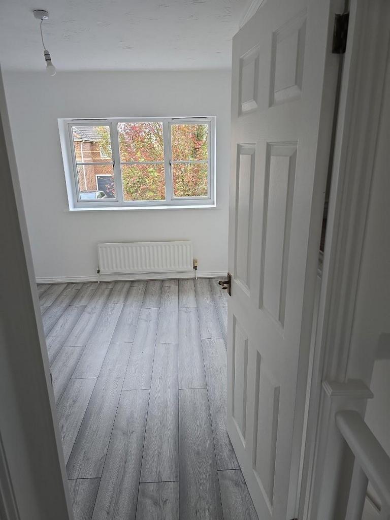 House in BARKING - More