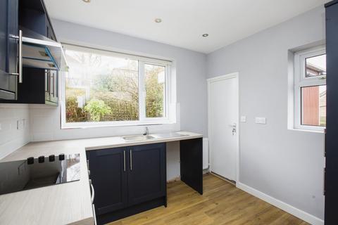 3 bedroom semi-detached house for sale, Sefton Avenue, West Yorkshire HD6