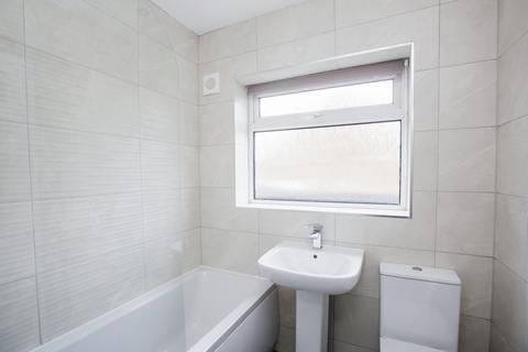 3 bedroom semi-detached house for sale, Sefton Avenue, West Yorkshire HD6
