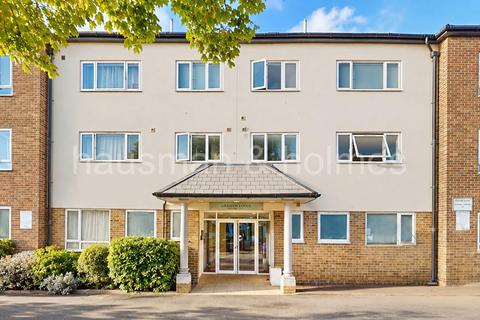 3 bedroom flat for sale, Graham Road, NW4