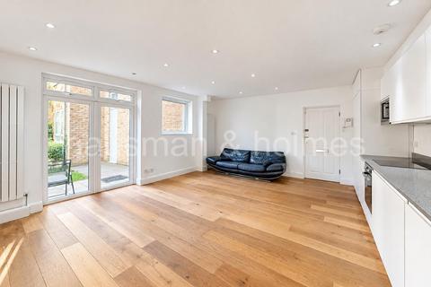 3 bedroom flat for sale, Graham Road, NW4