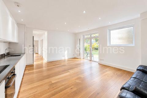 3 bedroom flat for sale, Graham Road, NW4
