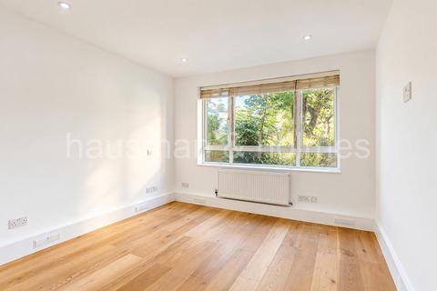 3 bedroom flat for sale, Graham Road, NW4
