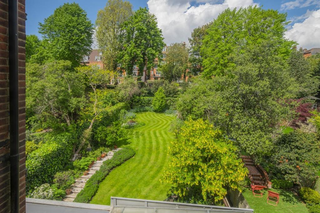 Apartment in Hampstead, London - View 4