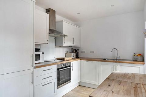 2 bedroom flat for sale, The Old Street, Leatherhead KT22