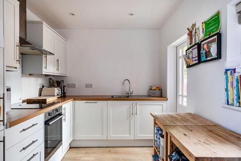 2 bedroom flat for sale, The Old Street, Leatherhead KT22