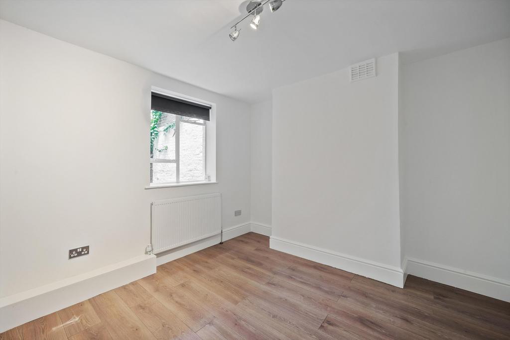 Apartment in London - View 2