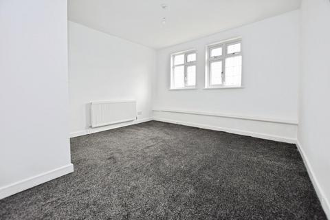 undefined, Whalebone Lane South, Dagenham, RM8