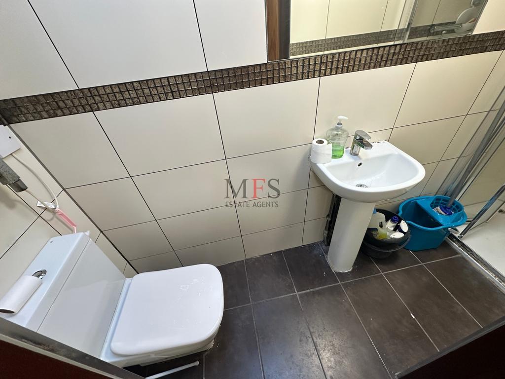 Apartment in Southall - View 5