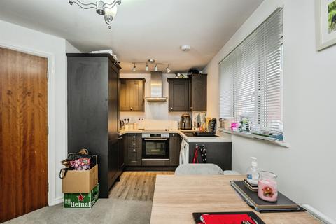 2 bedroom apartment for sale, Six Mills Avenue, Gorseinon, Swansea