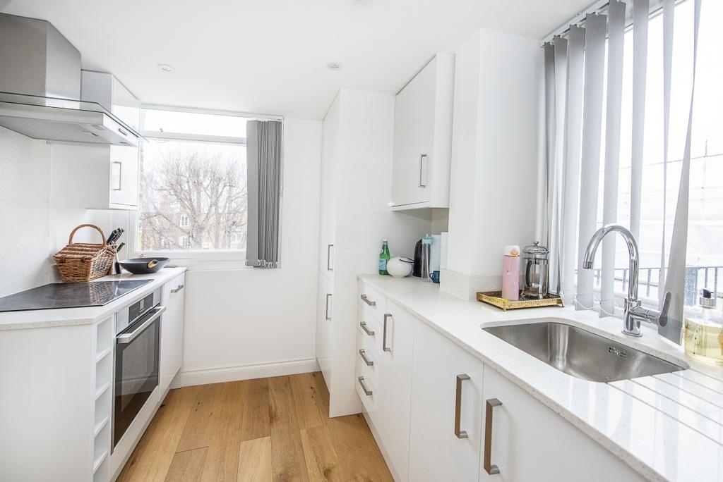 Apartment in London - View 2