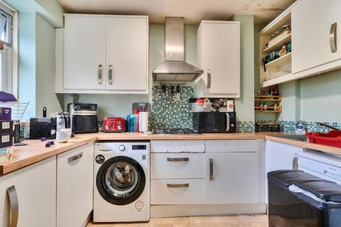 2 bedroom apartment for sale, Grove Avenue, Epsom, Surrey, KT17 4DU