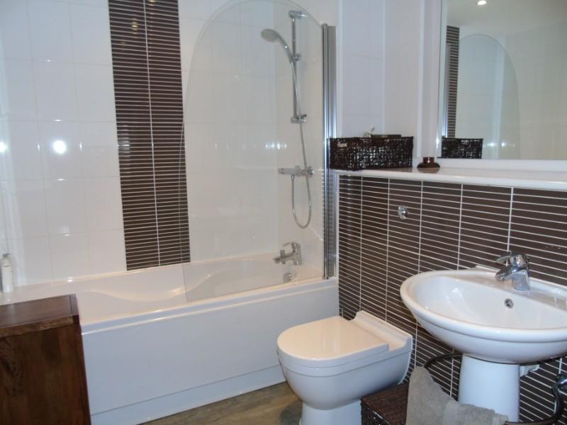 Apartment in Trawler Road, Waterfront - View 5