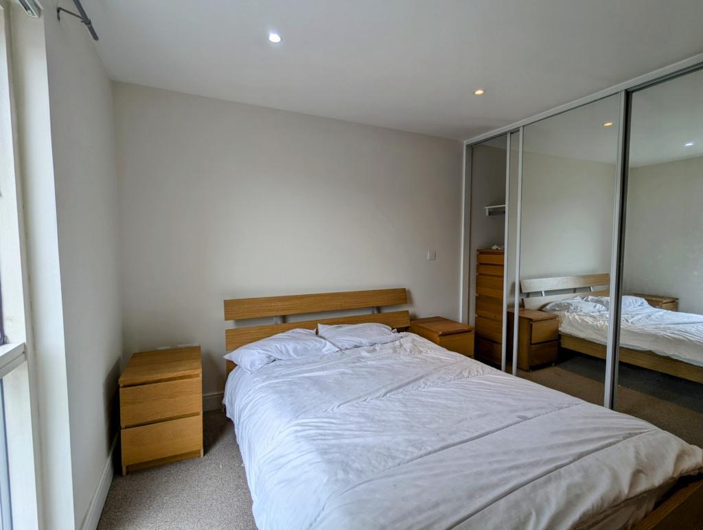 Apartment in Trawler Road, Waterfront - More