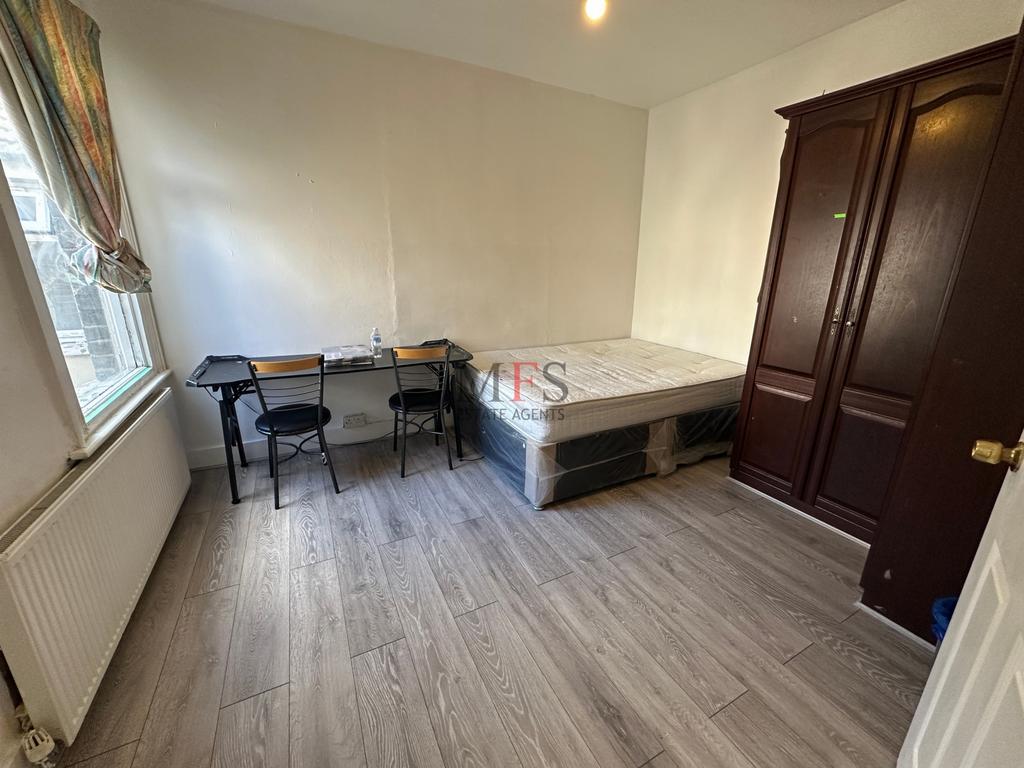 Apartment in London - View 3