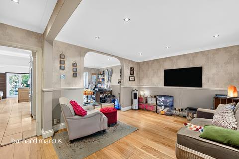 3 bedroom end of terrace house for sale, Mill Farm Crescent, Whitton, HOUNSLOW
